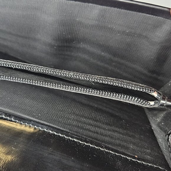 GG Interlocking G Vernis BiFold Long Wallet - Picture 11 of 15